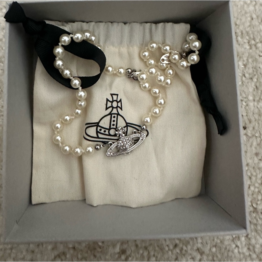 Vivienne Westwood pearl necklace - Picture 2 of 4